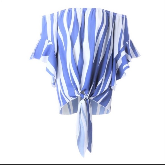 Off The Should Knot Front Top - Picture 3 of 5